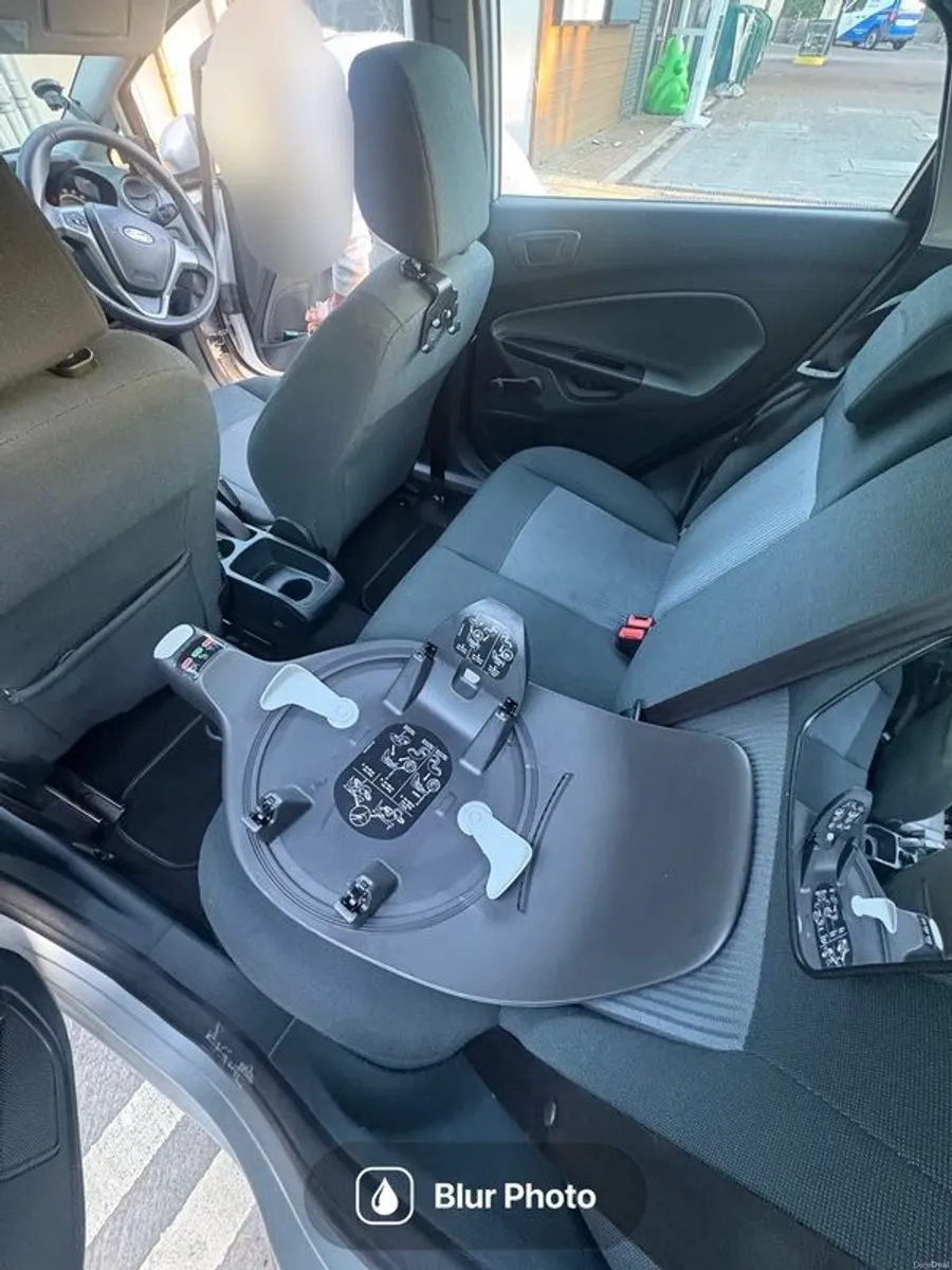 2011 Ford Fiesta - Image 6