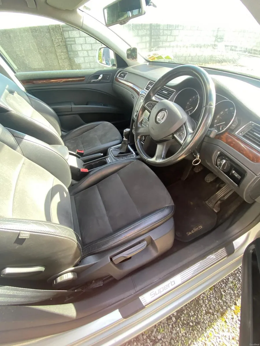 Skoda Superb 2014 - Image 5