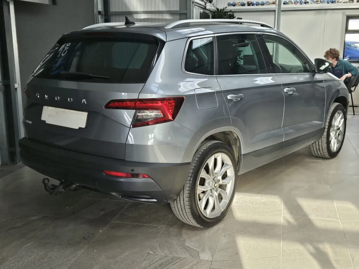 211 SKODA KAROQ AMBITION 1.5 PETROL AUTOMATIC - Image 2