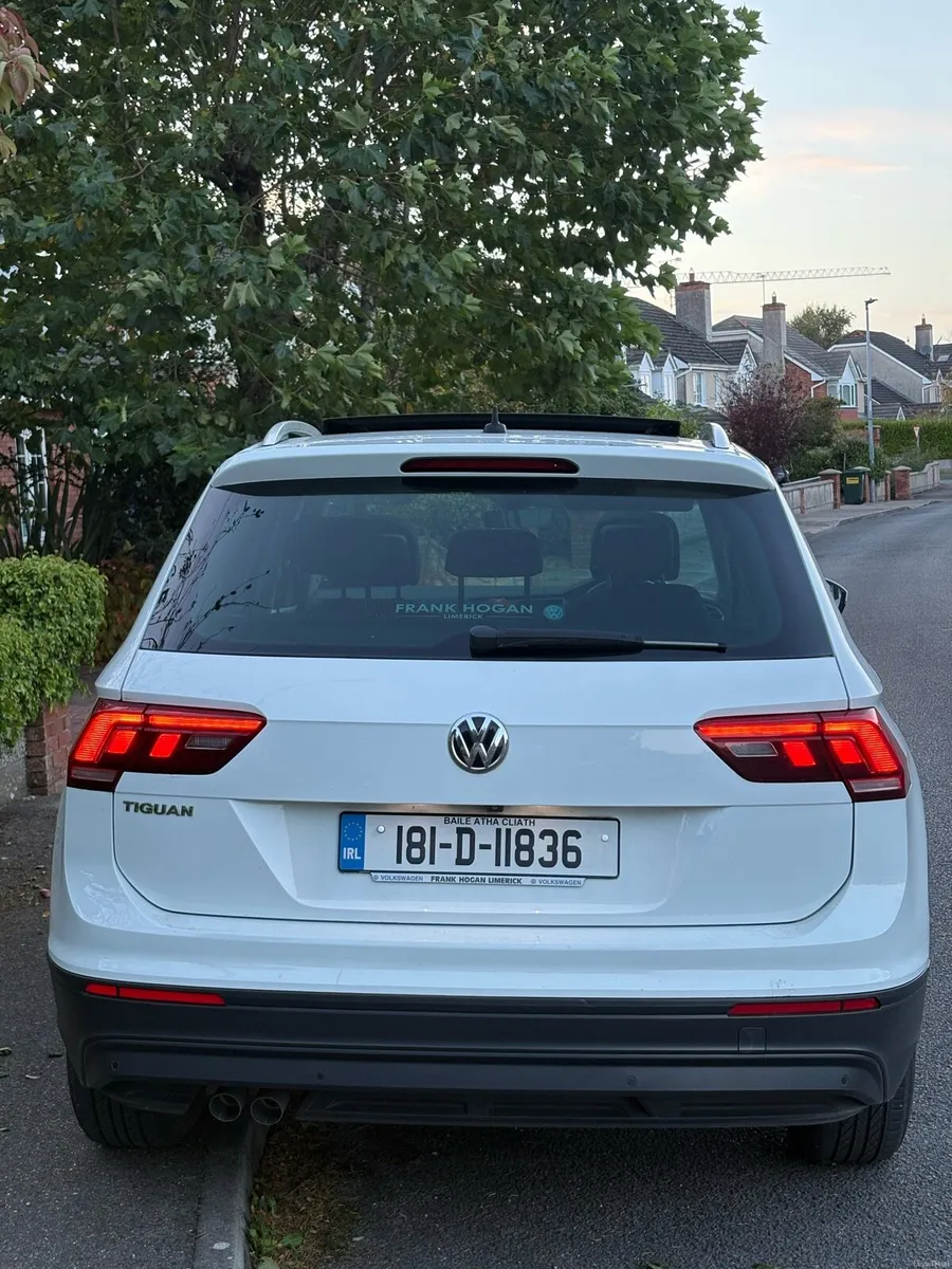 2018 Volkswagen Tiguan - Image 2