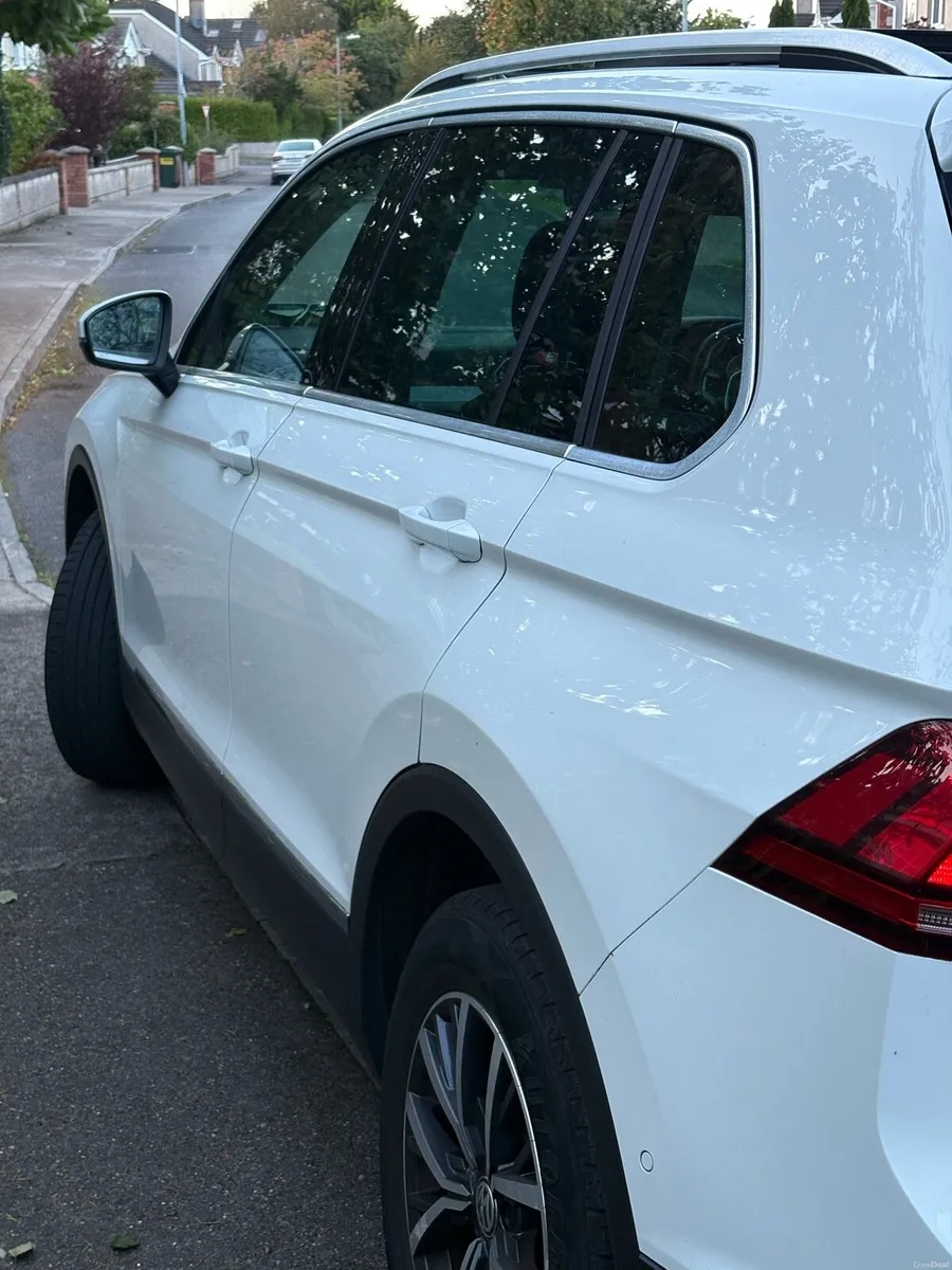 2018 Volkswagen Tiguan - Image 4