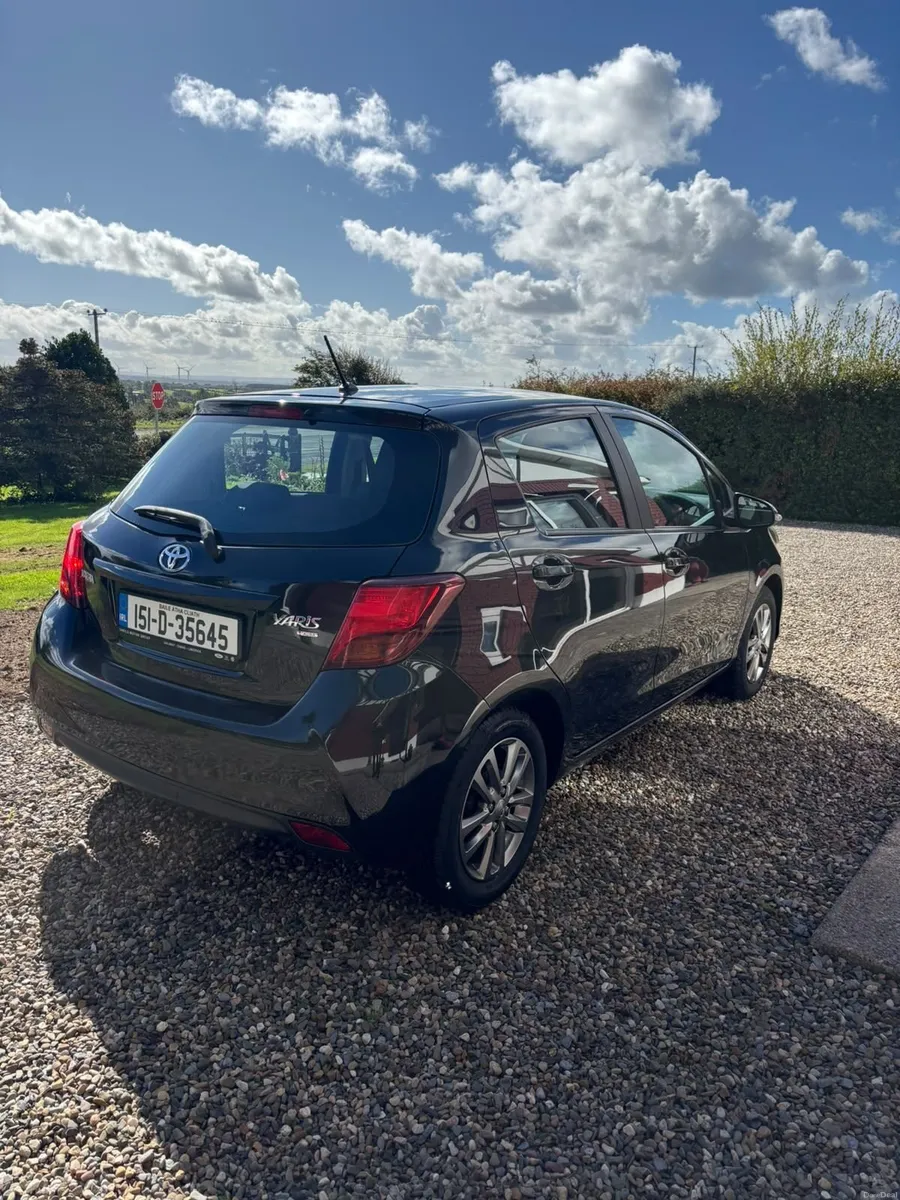 Toyota Yaris 2015 - Image 2