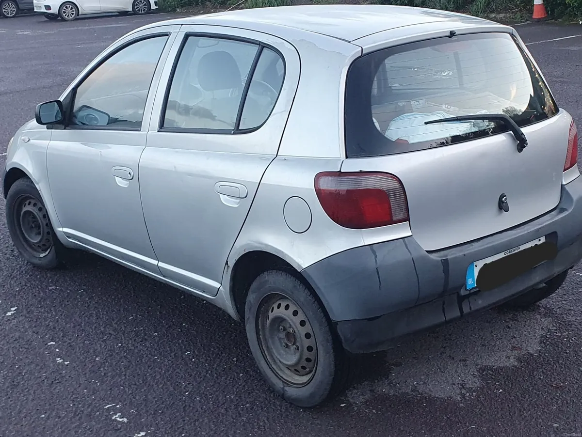 Toyota Yaris 2001 - Image 3