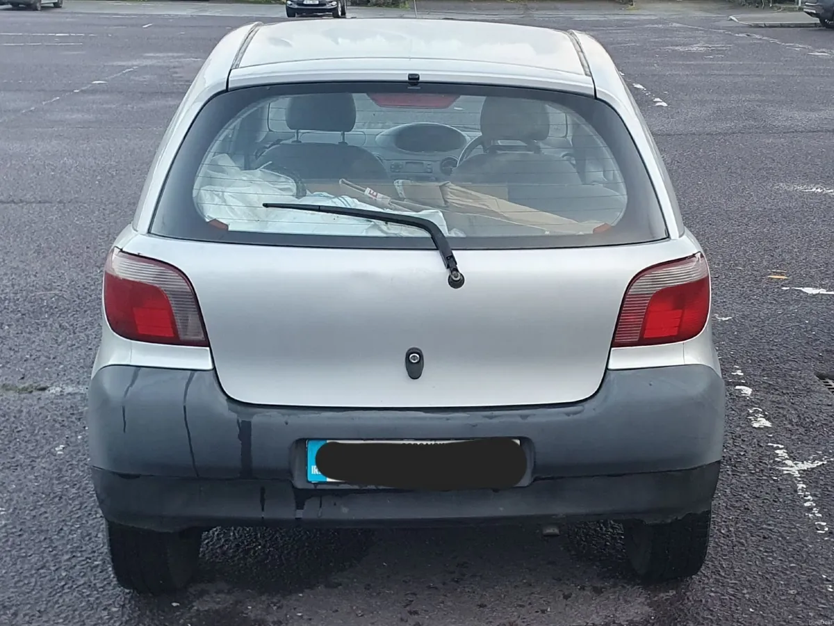 Toyota Yaris 2001 - Image 5