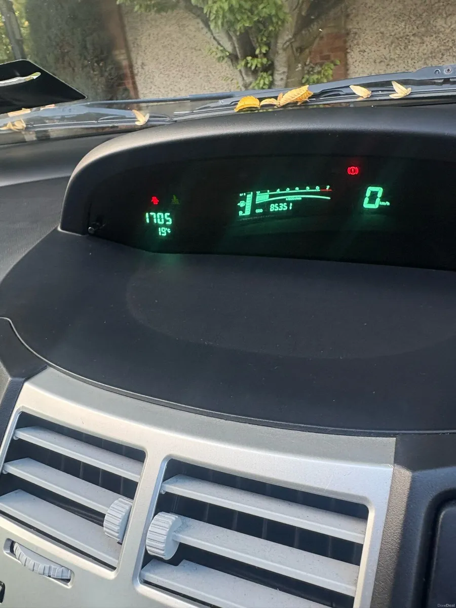 Car - Image 6