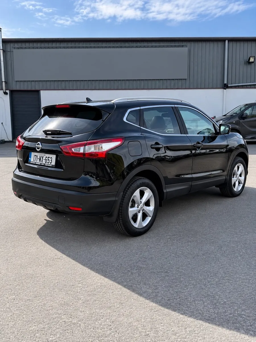 Nissan Qashqai 2017 Top Spec - Image 2