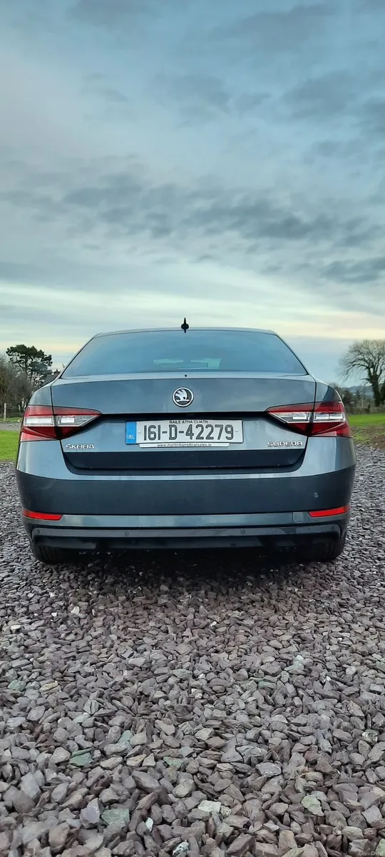 Skoda Superb 2016 - Image 4