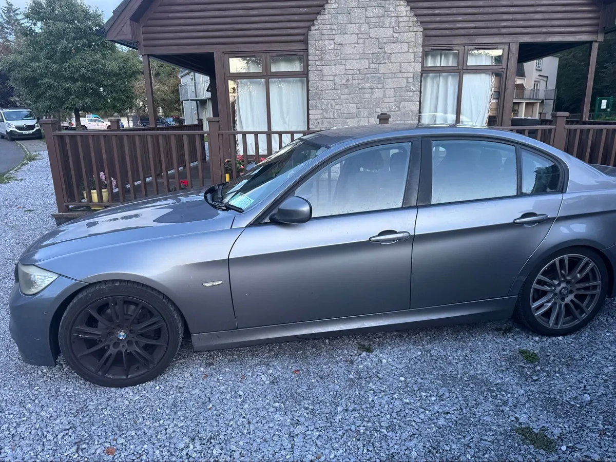BMW 3-Series 2009 - Image 6
