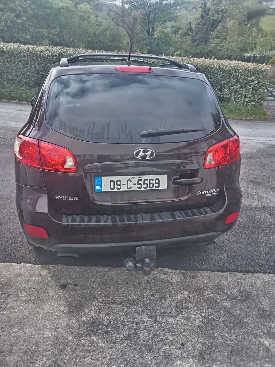 Hyundai Santa Fe 2009 - Image 2