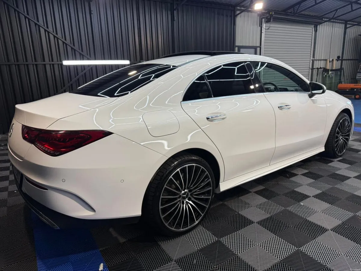Mercedes-Benz CLA 250 E Premium Plus 2022 - Image 4