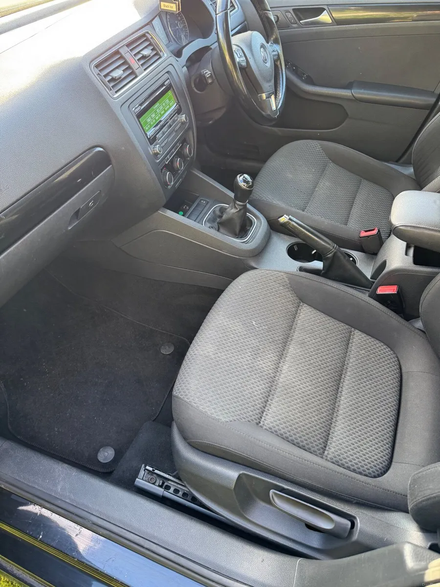 Volkswagen Jetta 2013 - Image 3