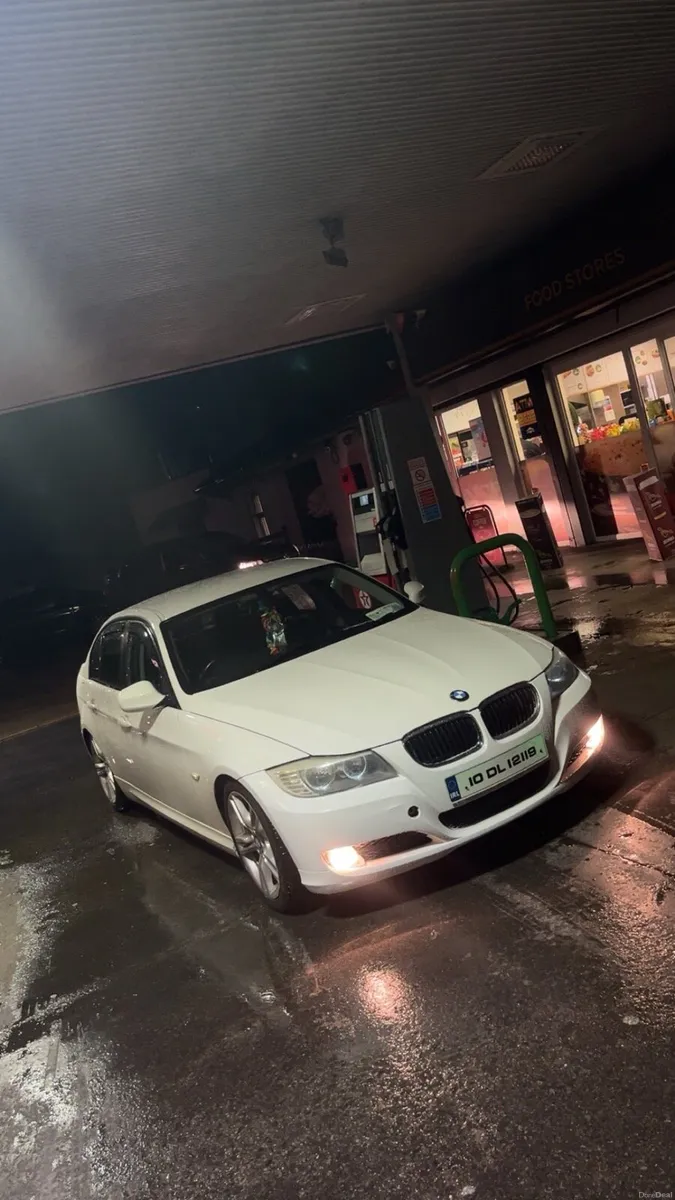 BMW E90 LCI 2010 - Image 4