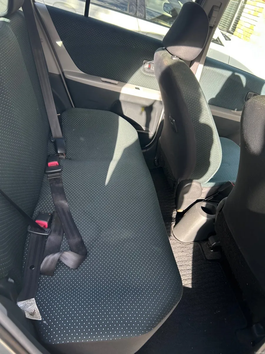 Toyota Vitz 2006 - Image 3