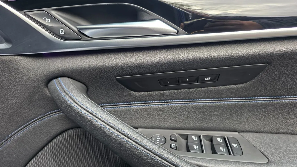 BMW 5-Series 2019 - Image 4