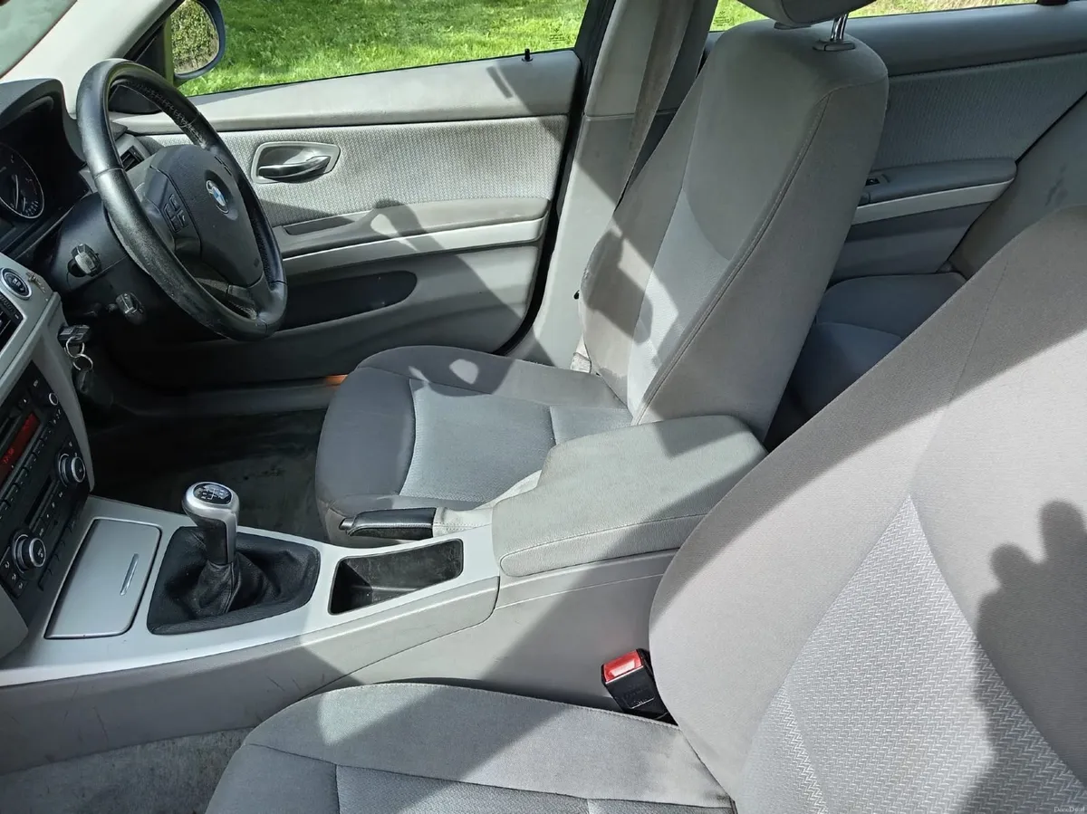 BMW 320d 2011 - Image 6