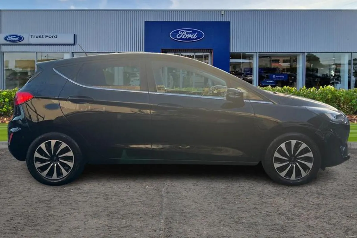 Ford Fiesta 1.0 EcoBoost Hybrid mHEV 125 Titanium - Image 3