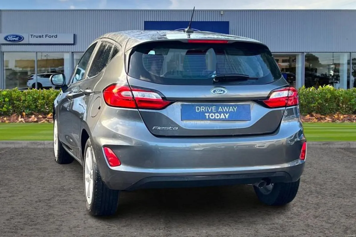 Ford Fiesta 1.1 75 Trend 5dr- Apple Car Play - Image 2