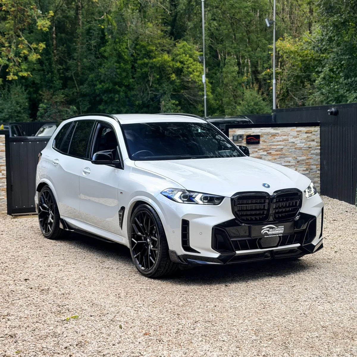 2023 (232) BMW X5 50e M Sport Pro LCI *LOW MILEAGE - Image 1