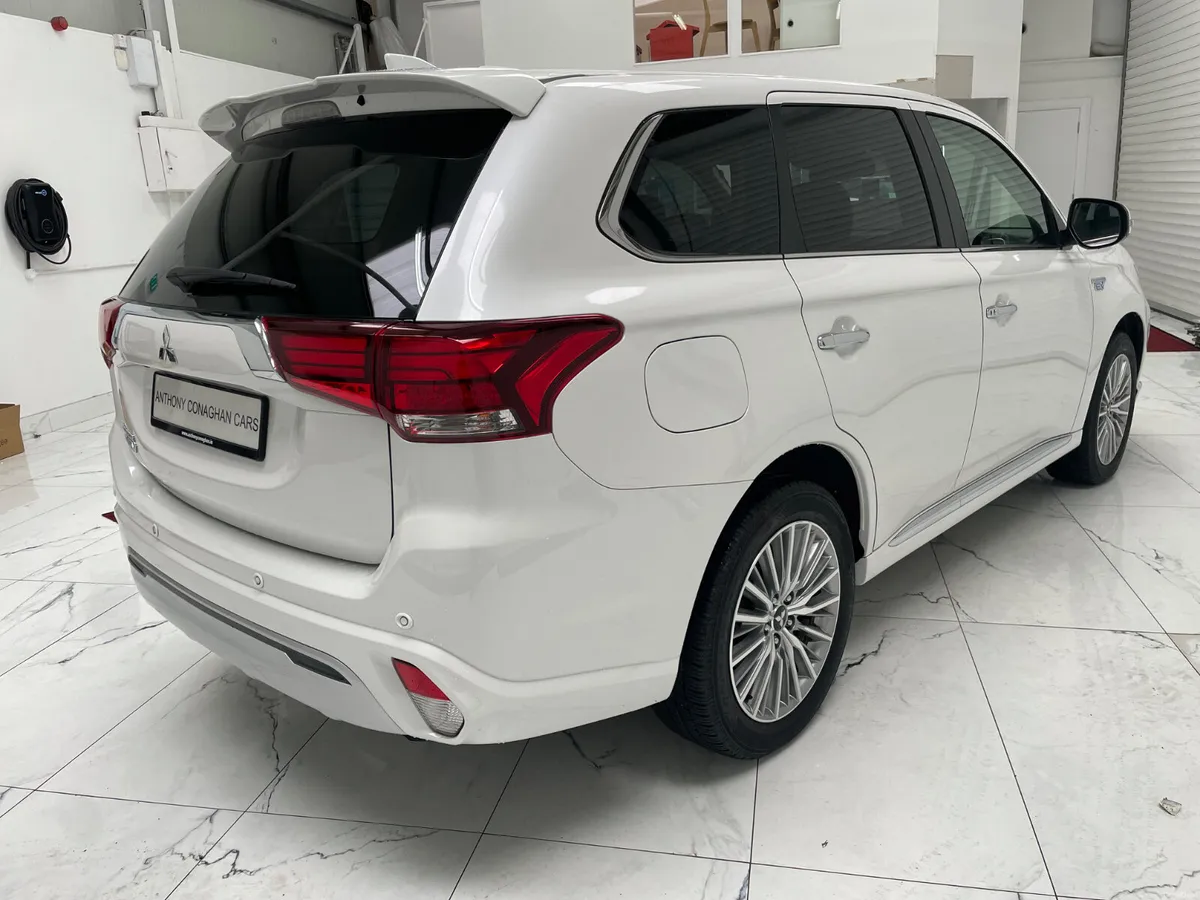 2020 Mitsubishi Outlander All Wheel Drive Automatc - Image 3