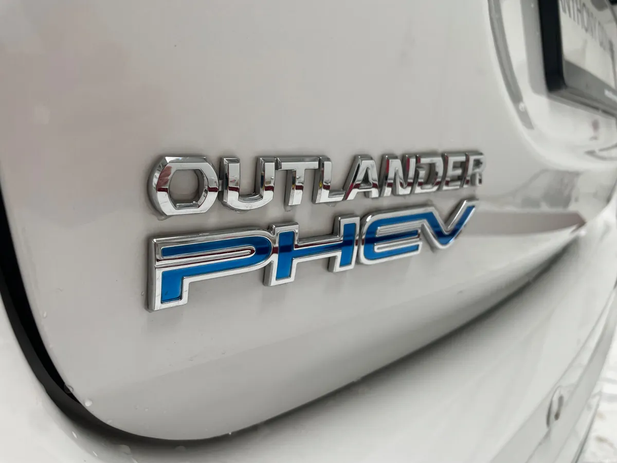 2020 Mitsubishi Outlander All Wheel Drive Automatc - Image 5