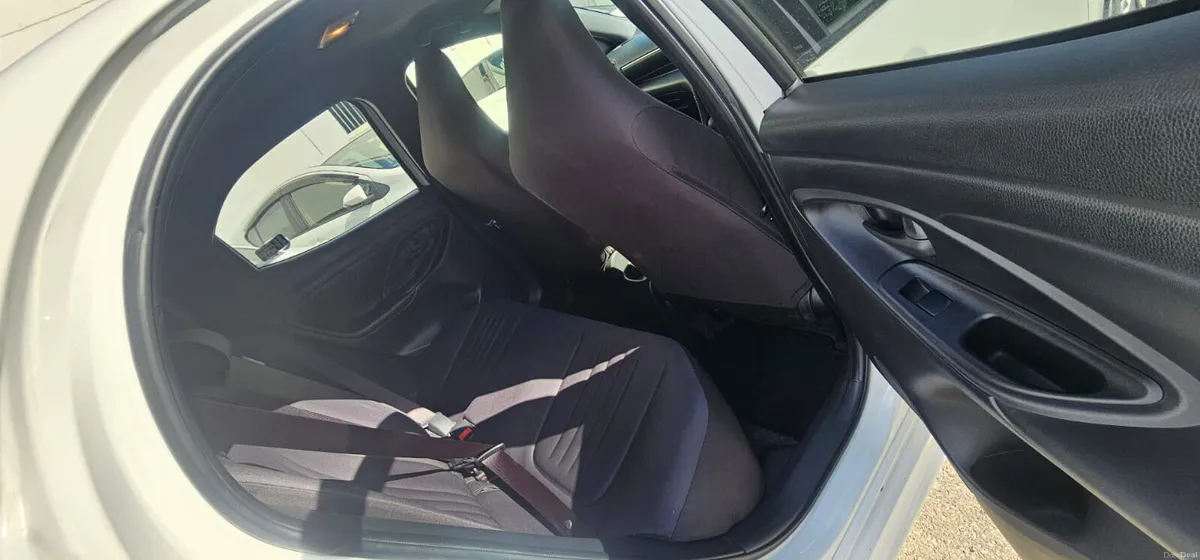 Toyota Yaris Automatic AA Approved - Image 6