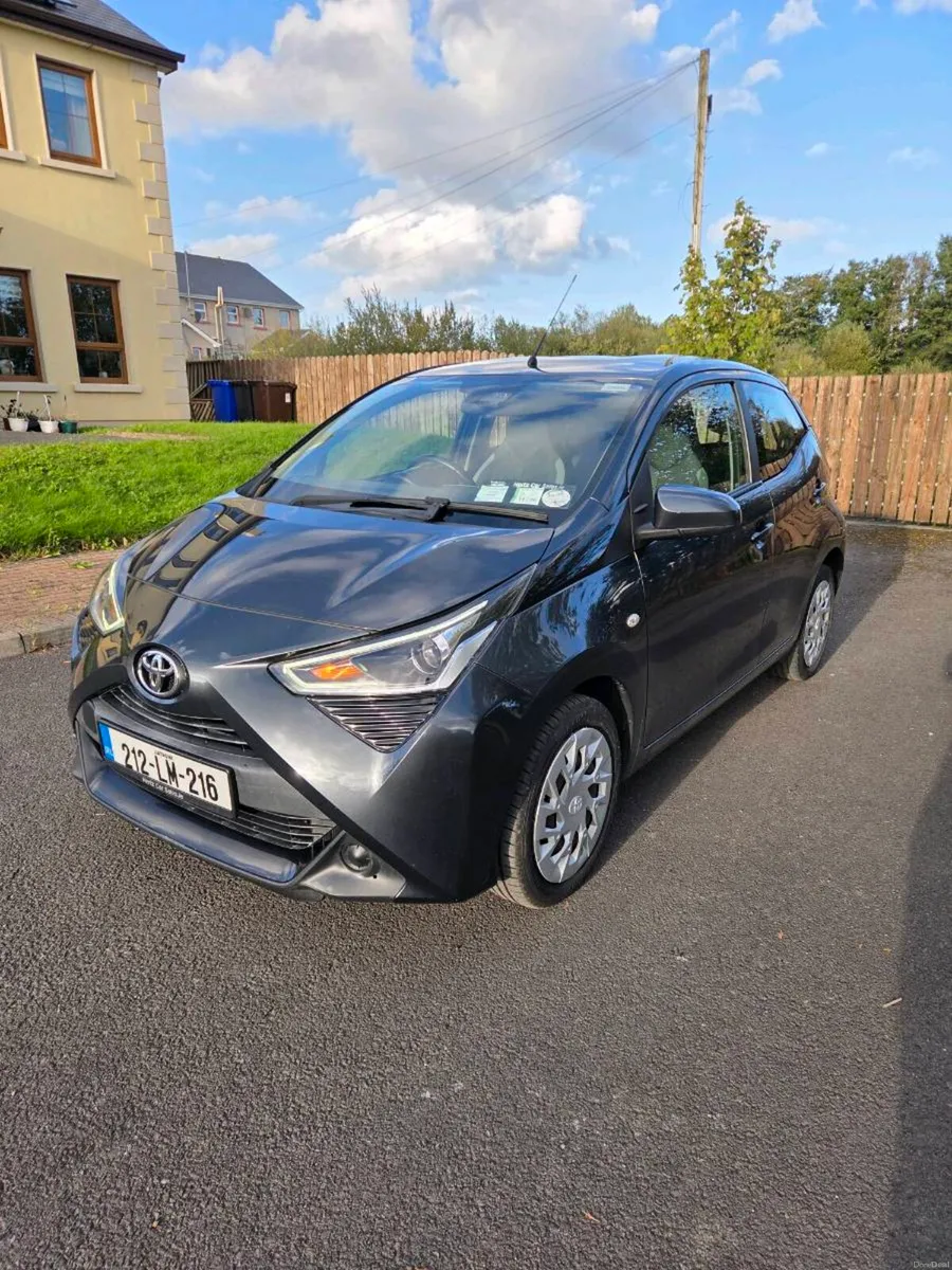 221 Toyota Aygo 1.0 Vvti X-play - Image 2