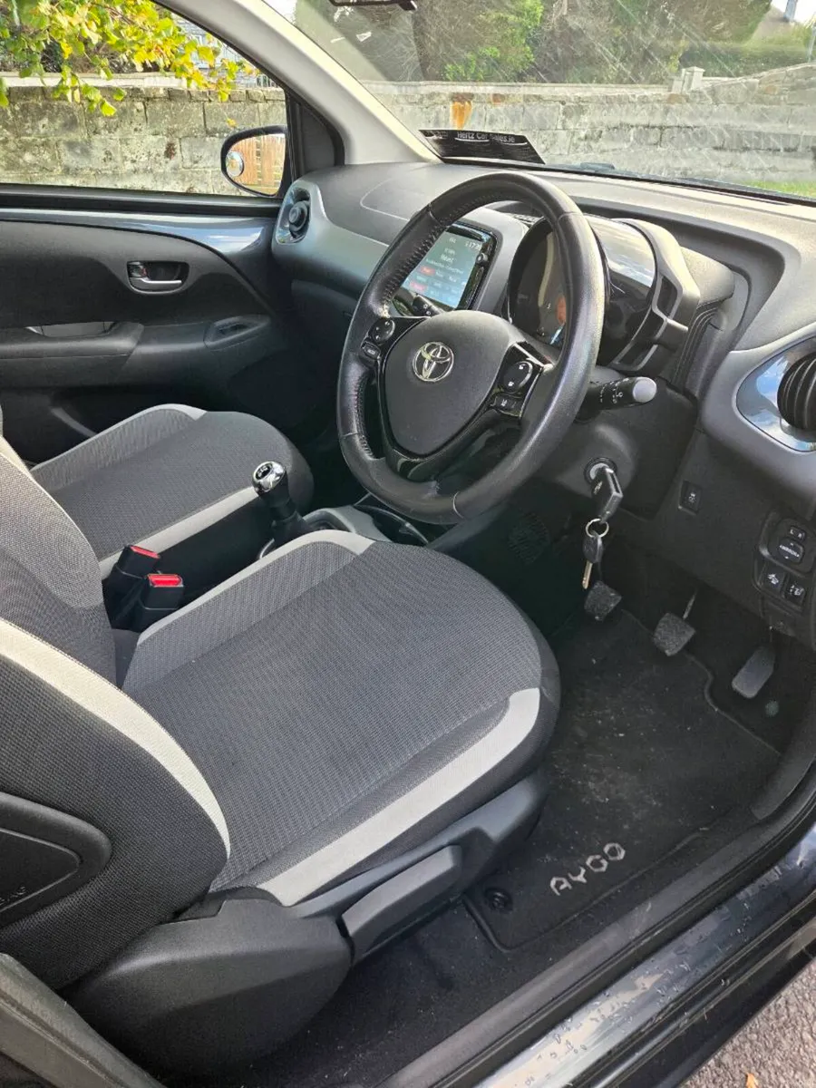 221 Toyota Aygo 1.0 Vvti X-play - Image 5