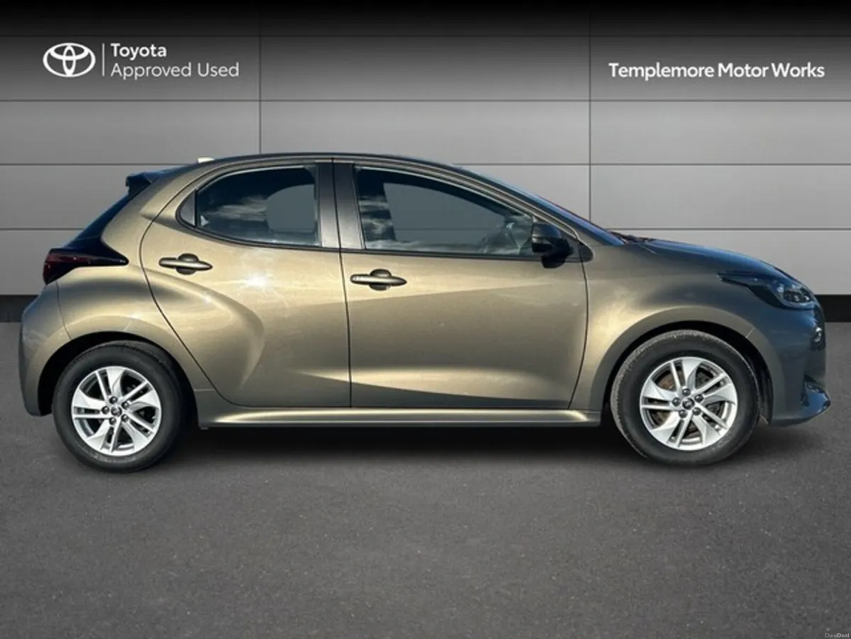 Toyota Yaris YARIS 1.5 LUNA - Image 3