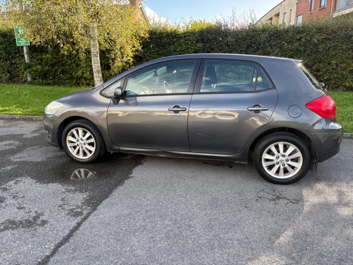 Toyota Auris 1.4 5DR LUNA - Image 4