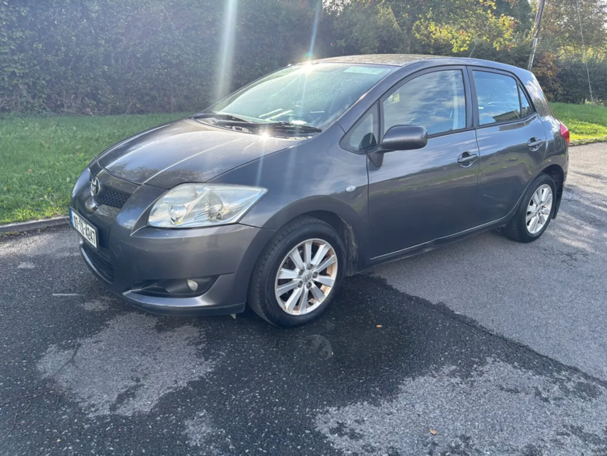 Toyota Auris 1.4 5DR LUNA - Image 2