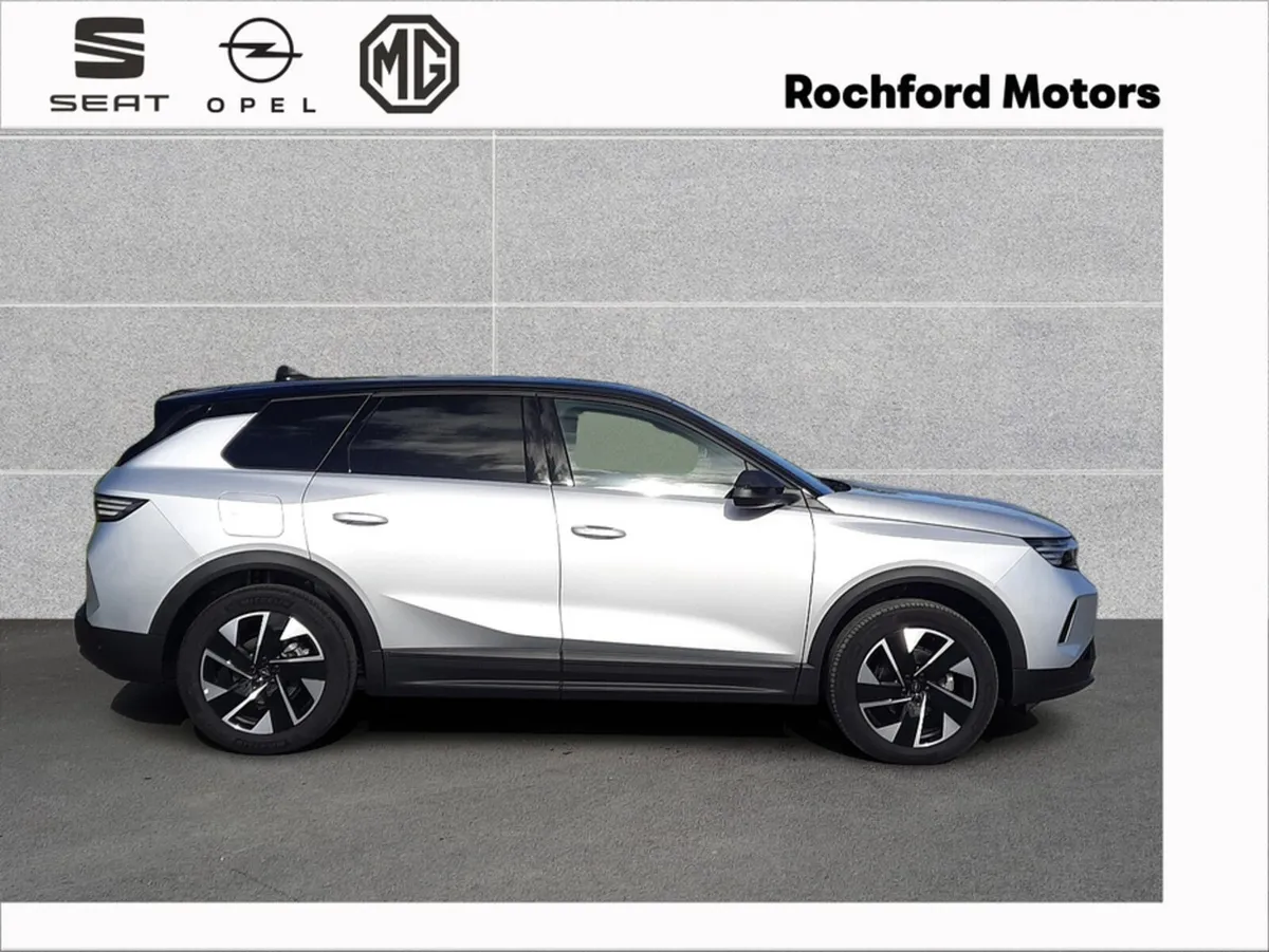 Opel Grandland GS SUV 1.2 136PS MHEV - Image 3