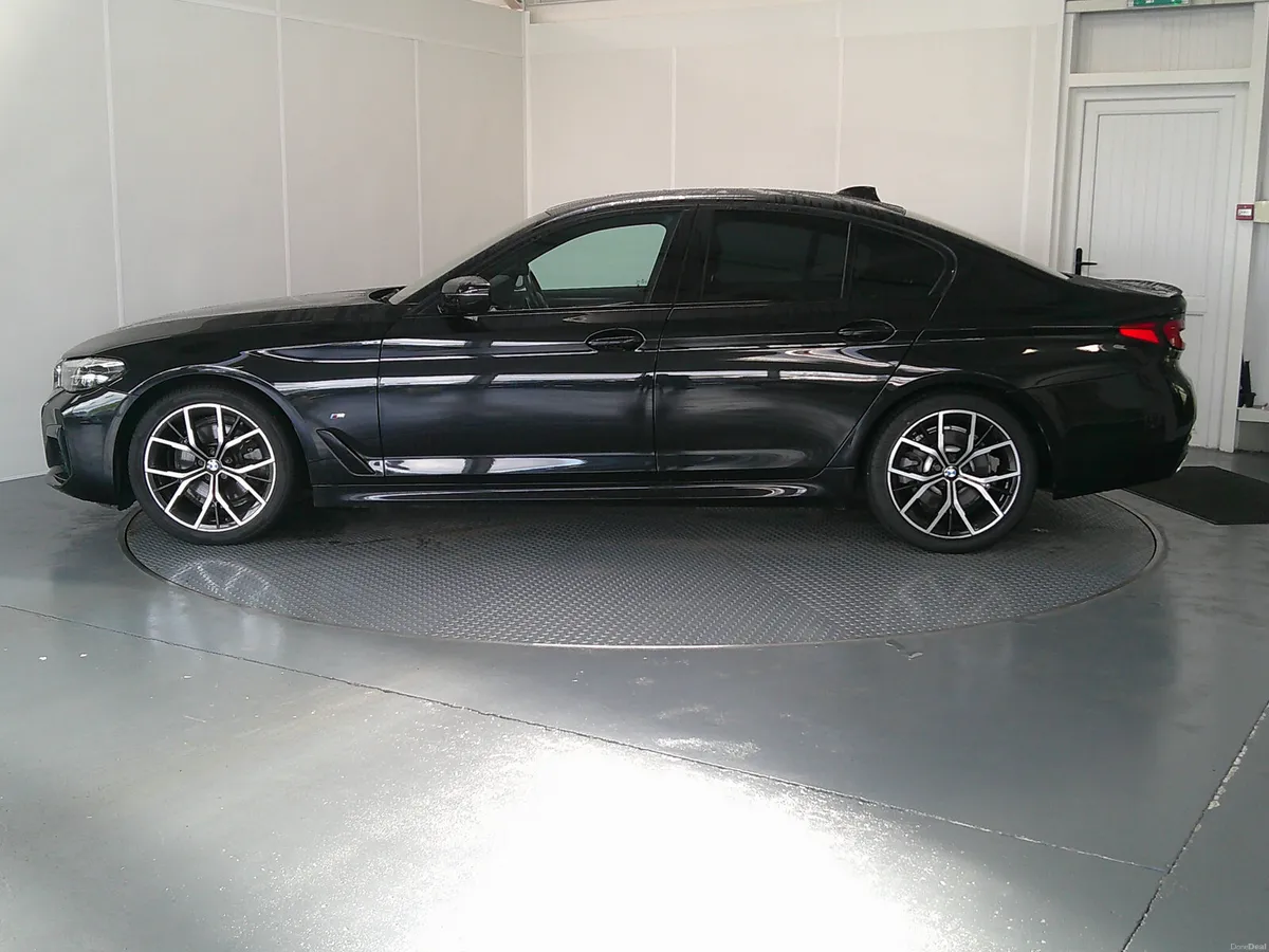 BMW 5-Series 2020 - Image 4
