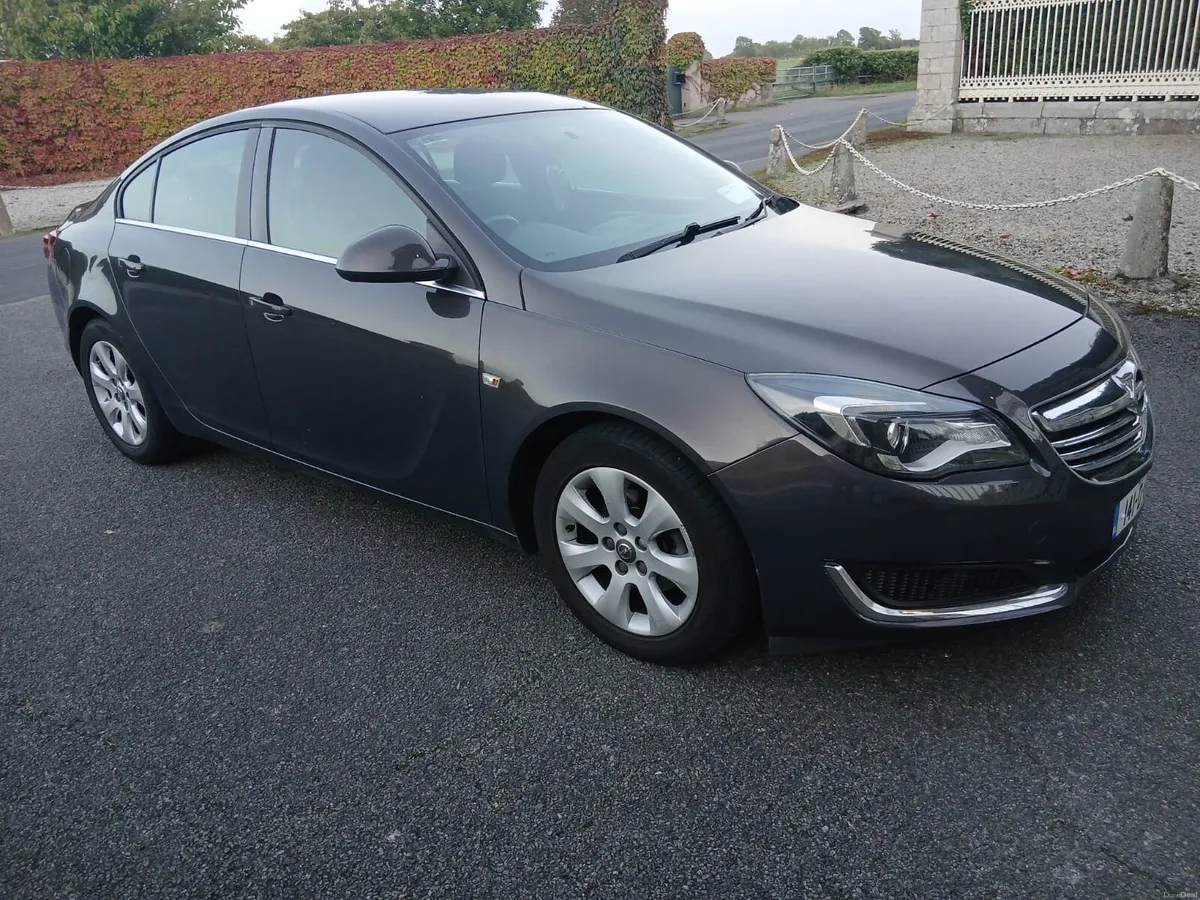 Opel Insignia - Image 1