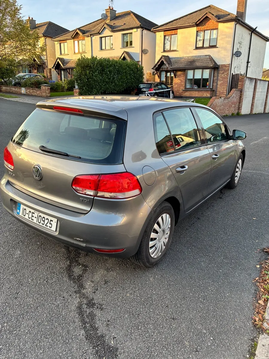 Volkswagen Golf 2010 - Image 2