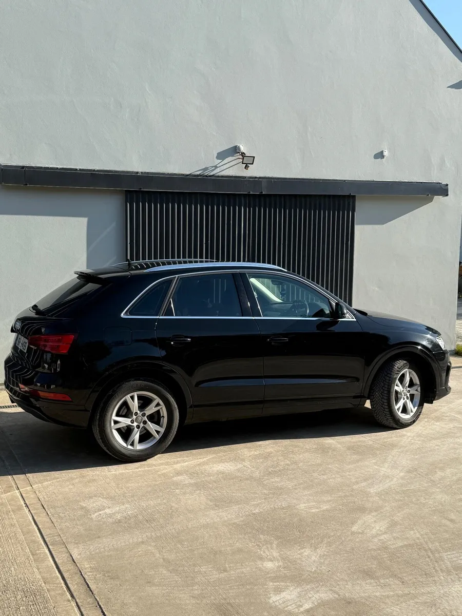 Audi Q3 - Image 2
