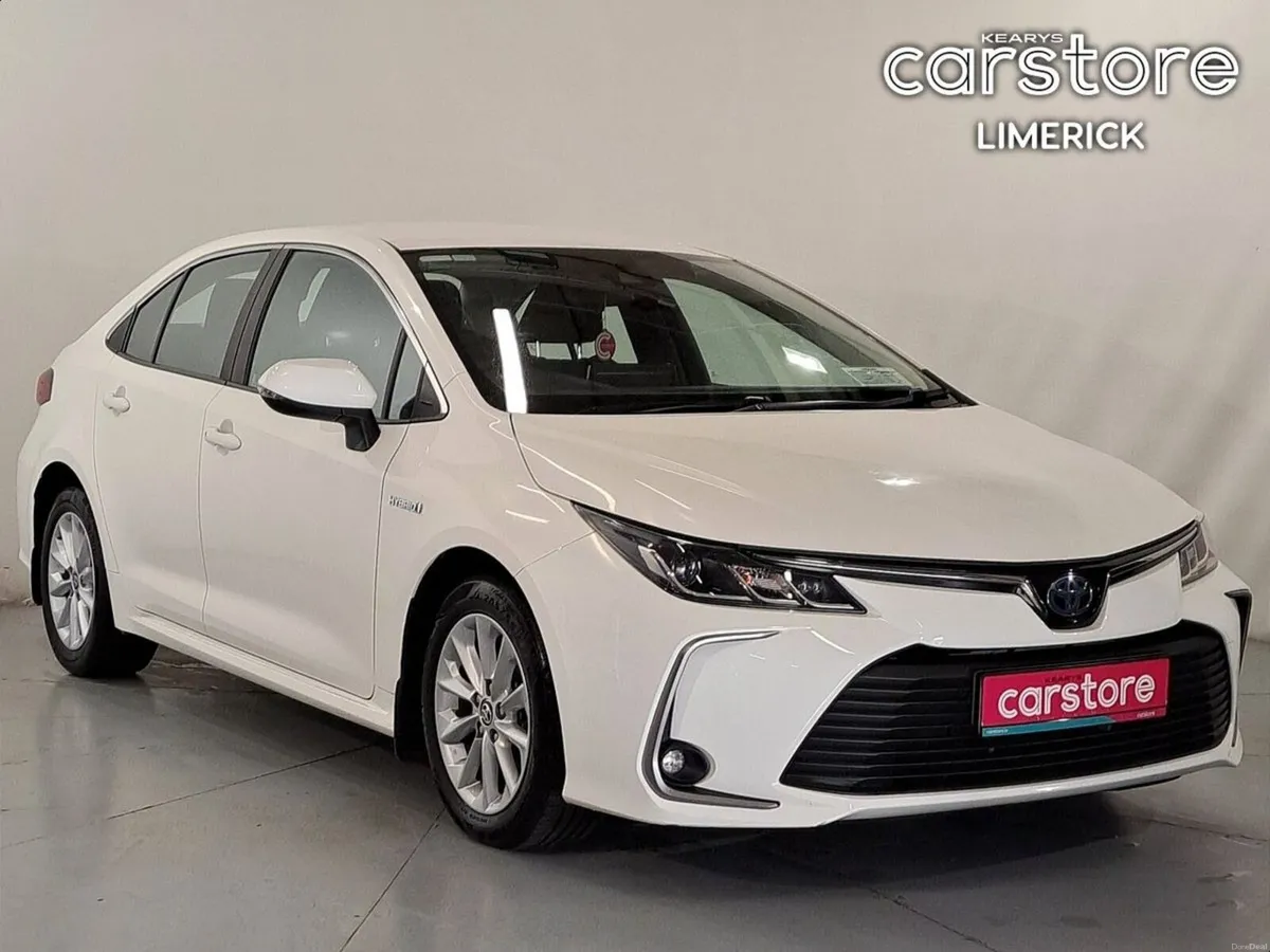 Toyota Corolla 1.8 Hybrid Luna Saloon - Image 1