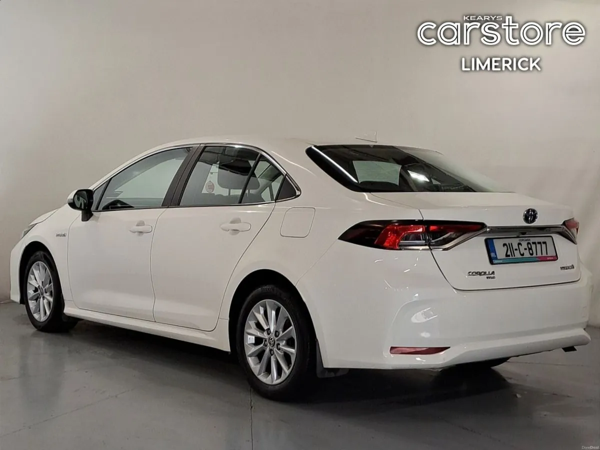 Toyota Corolla 1.8 Hybrid Luna Saloon - Image 5