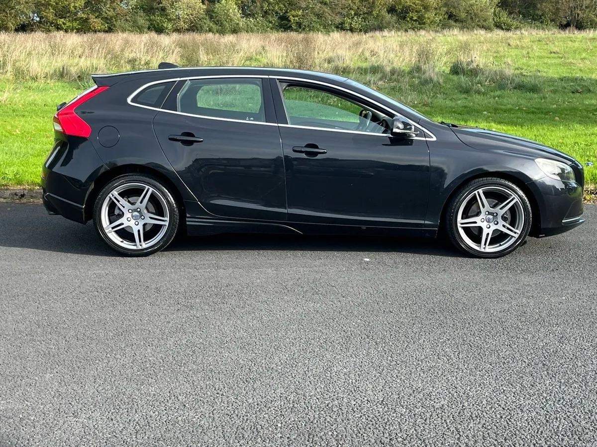 2014 V40, AUTO, Only 100k km, - Image 3