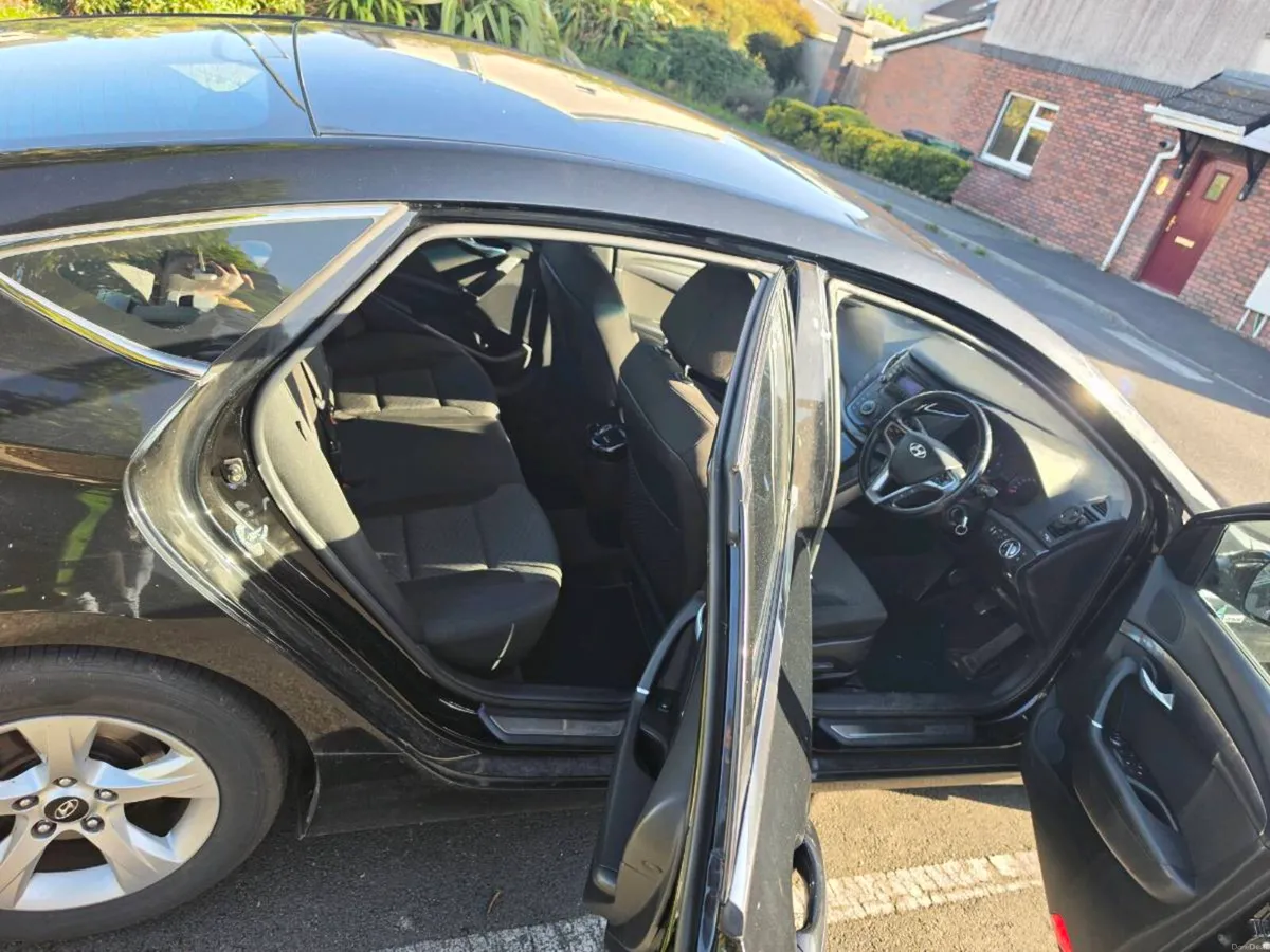 Hyundai i40 2013 blue drive 1.7 - Image 3