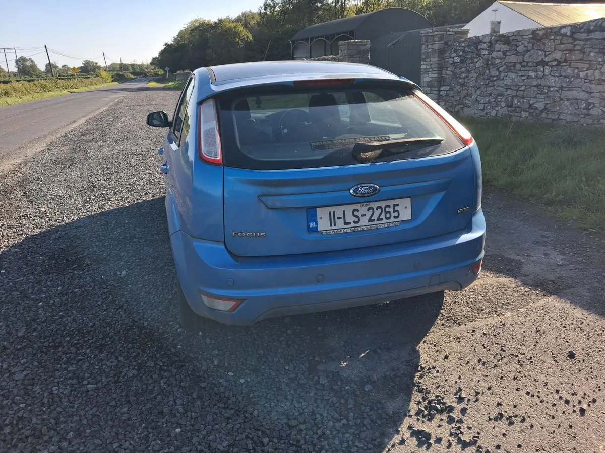 Ford Focus 2011 - Image 2