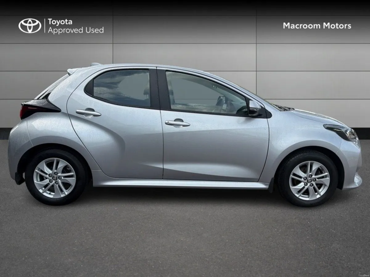 Toyota Yaris 1.5 LUNA - Image 3