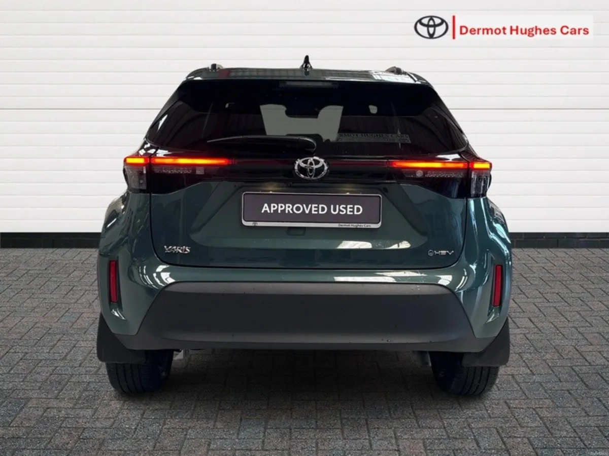 Toyota Yaris Cross LUNA SPORT MONO 4DR AUTO - Image 4