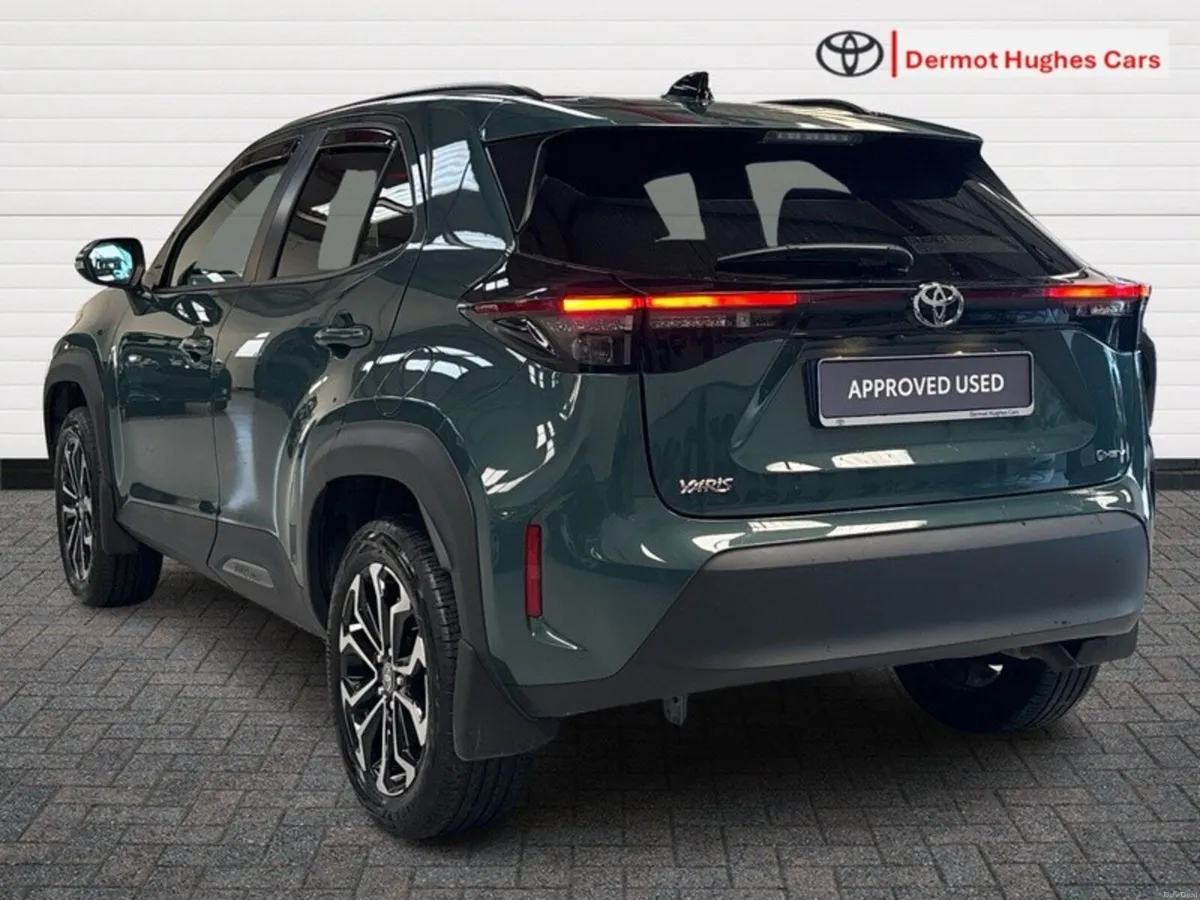 Toyota Yaris Cross LUNA SPORT MONO 4DR AUTO - Image 2
