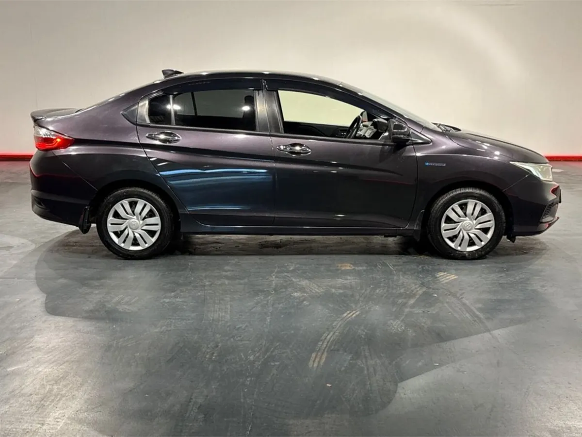 Honda Grace 1.5 HYBRID AUTOMATIC - MULTI FUNCTION - Image 2