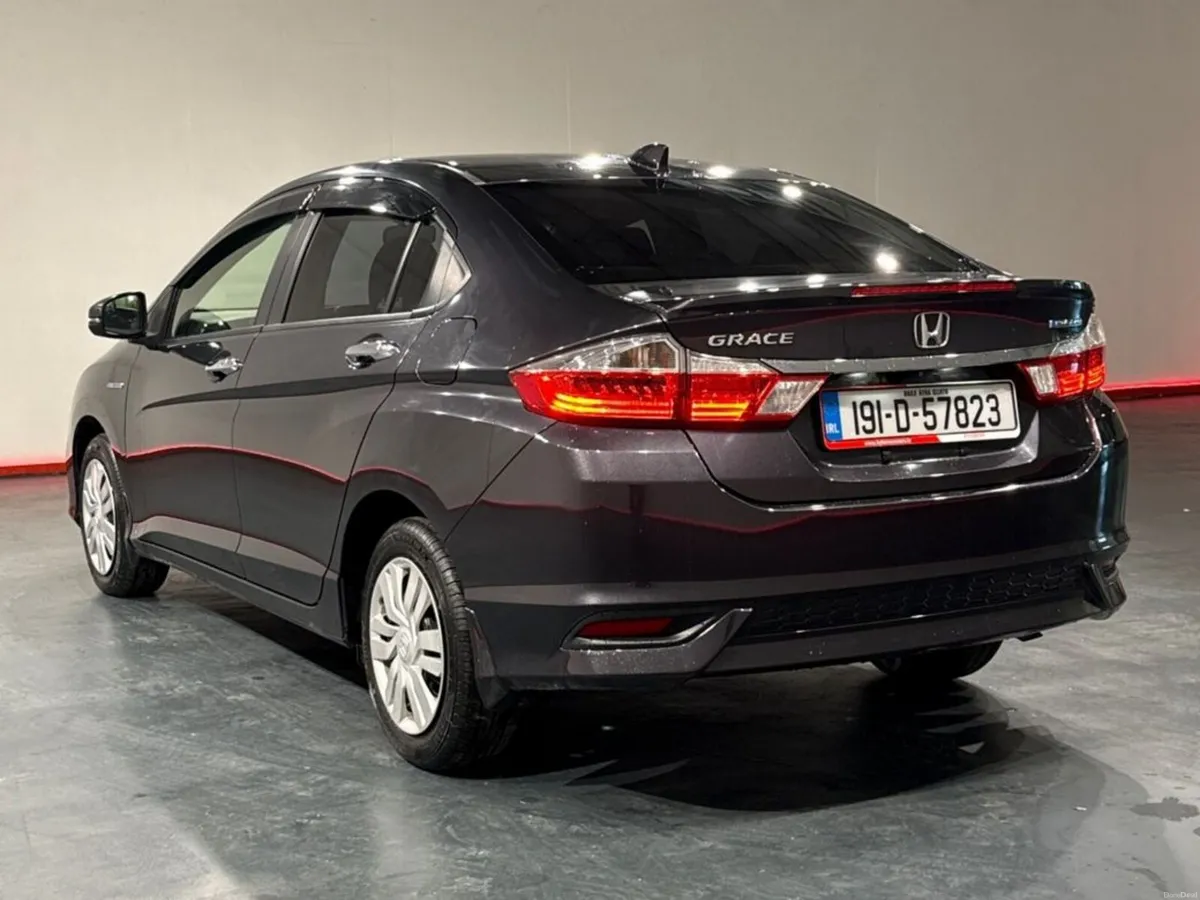 Honda Grace 1.5 HYBRID AUTOMATIC - MULTI FUNCTION - Image 5