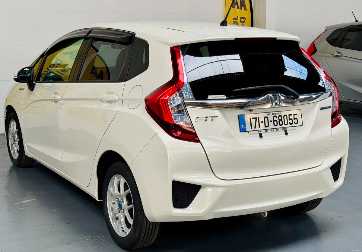 2017 Honda Fit / Jazz 1.5 Hybrid Automatic - Image 6