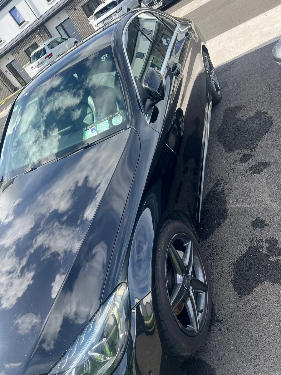 Mercedes Benz - Image 2