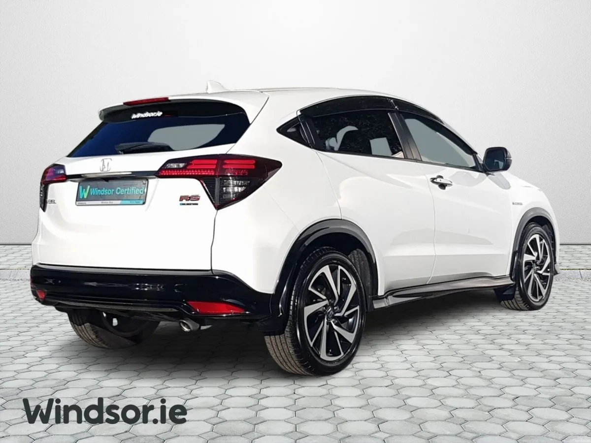 Honda Vezel RS HYBRID 1.5 AUTOMATIC - Image 2