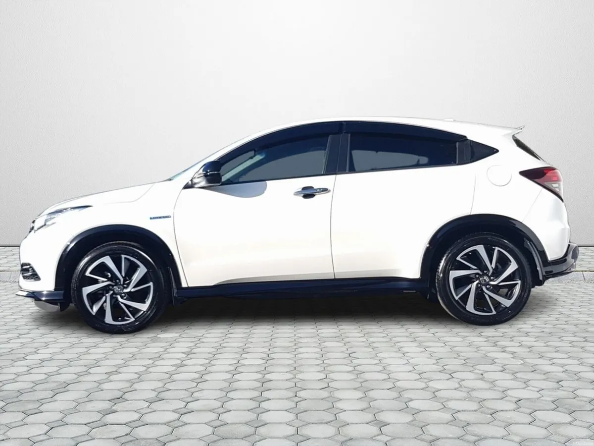 Honda Vezel RS HYBRID 1.5 AUTOMATIC - Image 5
