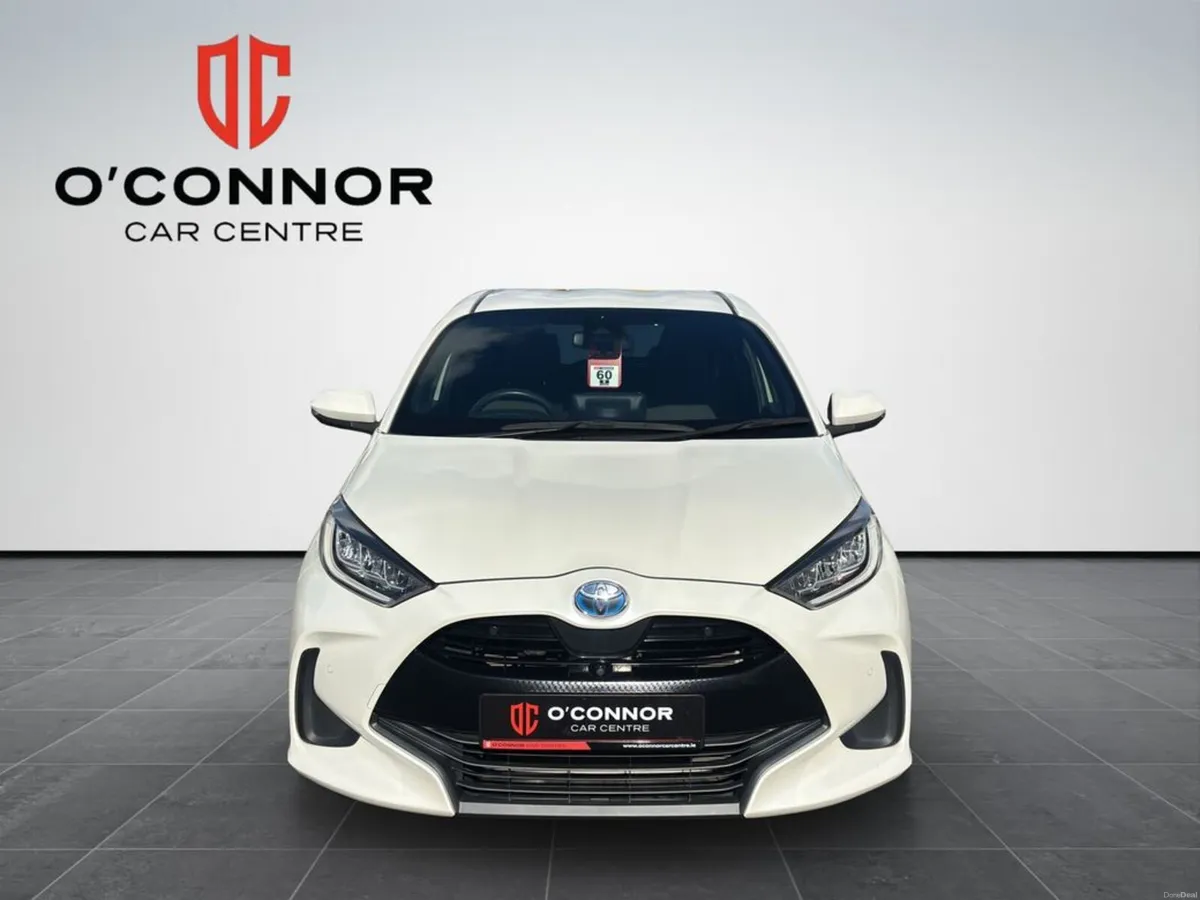 Toyota Yaris Clean in white, clever on fuel and To - Image 2